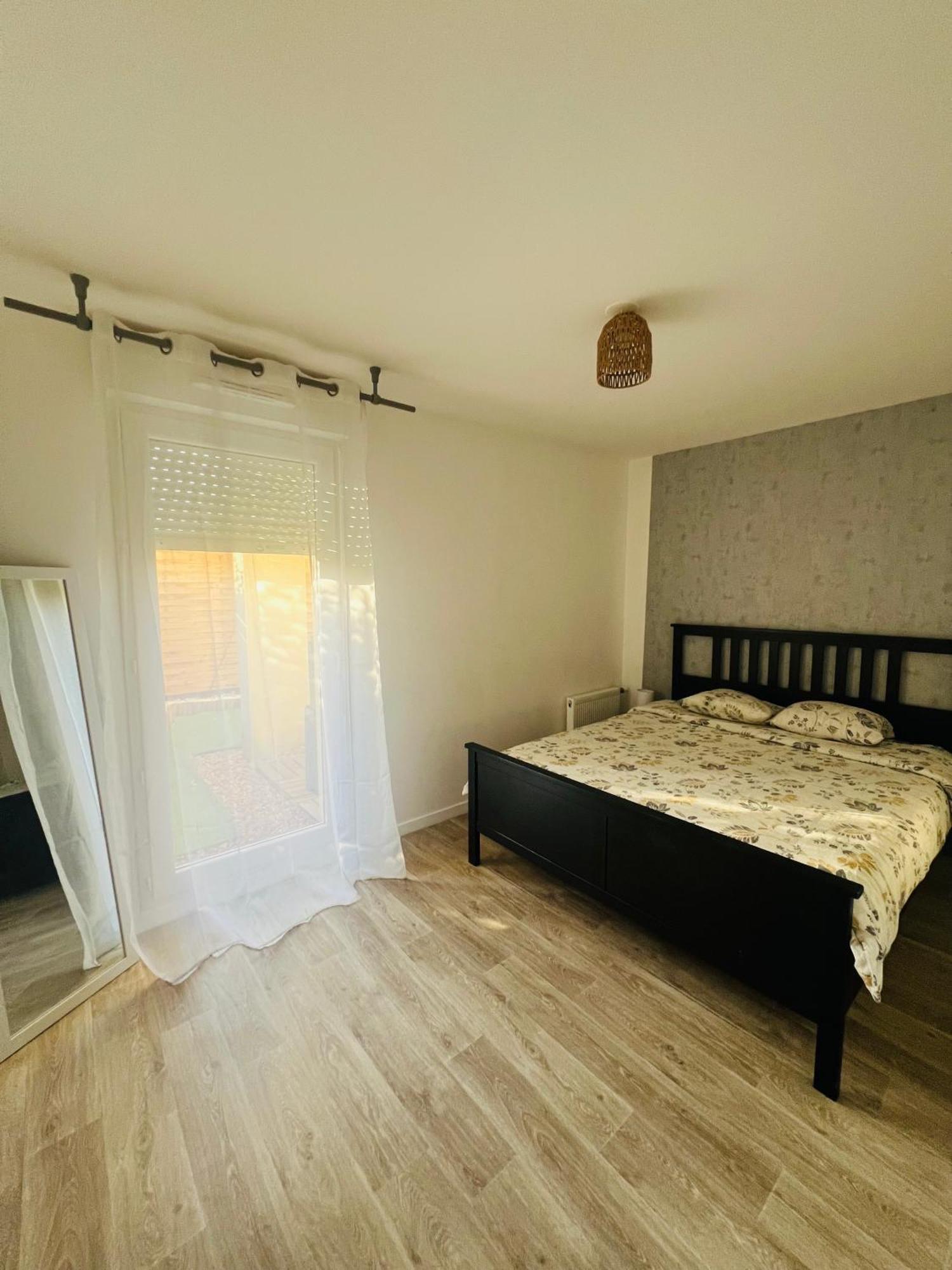 Appartement Rez De Chaussee Avec Parking Prive Orléans Dış mekan fotoğraf