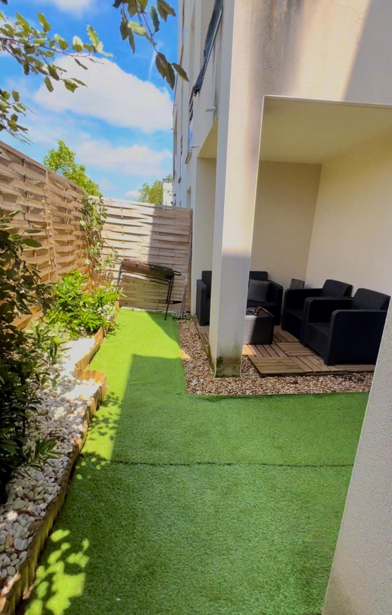 Appartement Rez De Chaussee Avec Parking Prive Orléans Dış mekan fotoğraf