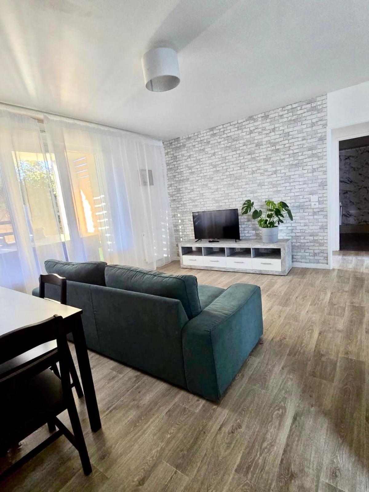 Appartement Rez De Chaussee Avec Parking Prive Orléans Dış mekan fotoğraf